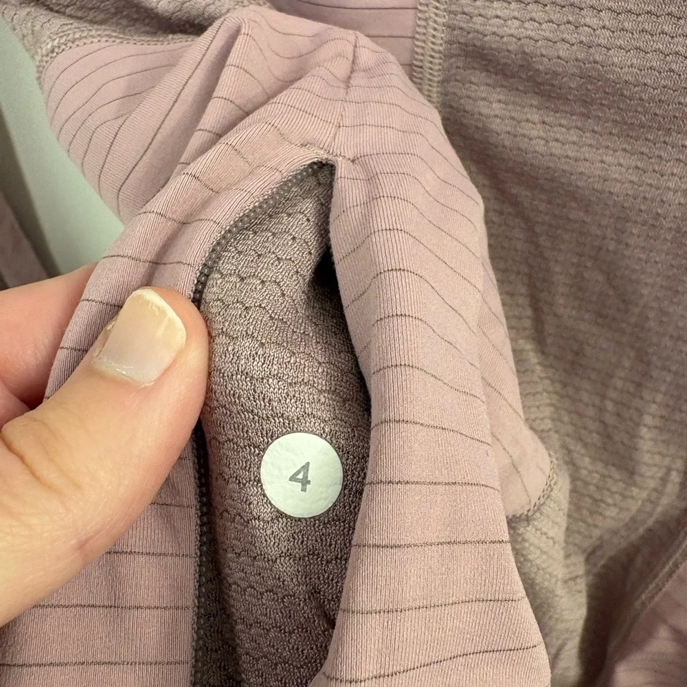 Lululemon Run for Gold Half Zip in Mauvelous Size 4